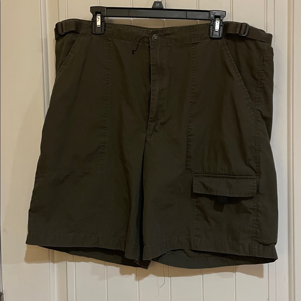 Lee Khakis in Dark Olive size 38